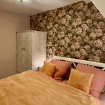 Haus Der Geschichten Apartman