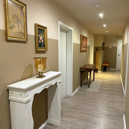 Apartment Haus Der Geschichten